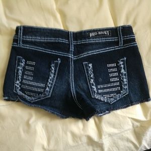 Red Rivet Dark Wash Denim Shorts Juniors Size 3. Rhinestones on Back